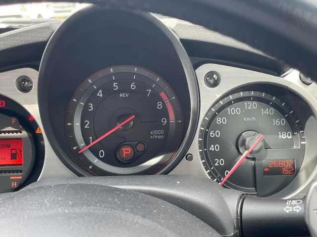 日産 フェアレディ Ｚ バージョンT 群馬県 2013(平25)年 2.7万km ダイヤモンドブラック 社外ナビ/(BT/USB)/フルセグTV/バックカメラ/社外オーディオ/BOSEサウンド/運転席パワーシート/助手席パワーシート/運転席シートヒーター/助手席シートヒーター/革巻きステアリング/パドルシフト/ETC/オートライト/HIDヘッドライト/リアフォグランプ/スペアキー/純正フロアマット/純正18インチアルミホイール/取扱説明書/保証書