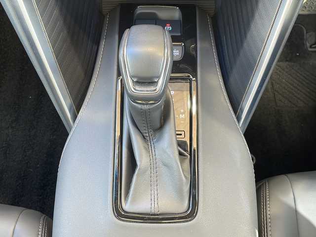 トヨタ ハリアー 静岡県 2020(令2)年 4.5万km ホワイトパールクリスタルシャイン 純正ナビ/ラジオ/USB/Bluetooth/AUX/Miracast/フルセグ/主要装備/・全方位カメラ　/・レーダークルーズコントロール　/・ＢＳＭ　/・サンルーフ　/・オートハイビーム　/・ヘッドアップディスプレイ　/・テレスコピック　/・ＥＴＣ２．０　/・デジタルインナーミラー　/・ＳＯＳコール　/・コーナーセンサー/・調光パノラマルーフ/・オートホールド/・JBLスピーカー/・プッシュスタート/・ヒーデッドドアミラー/・衝突軽減システム/・純正フロアマット/・純正LEDライト/・パワーバックドア