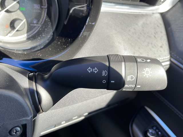 トヨタ ハリアー 静岡県 2020(令2)年 4.5万km ホワイトパールクリスタルシャイン 純正ナビ/ラジオ/USB/Bluetooth/AUX/Miracast/フルセグ/主要装備/・全方位カメラ　/・レーダークルーズコントロール　/・ＢＳＭ　/・サンルーフ　/・オートハイビーム　/・ヘッドアップディスプレイ　/・テレスコピック　/・ＥＴＣ２．０　/・デジタルインナーミラー　/・ＳＯＳコール　/・コーナーセンサー/・調光パノラマルーフ/・オートホールド/・JBLスピーカー/・プッシュスタート/・ヒーデッドドアミラー/・衝突軽減システム/・純正フロアマット/・純正LEDライト/・パワーバックドア