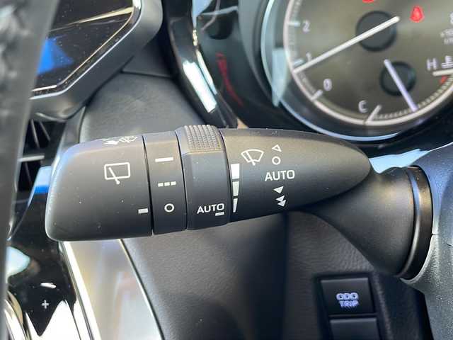トヨタ ハリアー 静岡県 2020(令2)年 4.5万km ホワイトパールクリスタルシャイン 純正ナビ/ラジオ/USB/Bluetooth/AUX/Miracast/フルセグ/主要装備/・全方位カメラ　/・レーダークルーズコントロール　/・ＢＳＭ　/・サンルーフ　/・オートハイビーム　/・ヘッドアップディスプレイ　/・テレスコピック　/・ＥＴＣ２．０　/・デジタルインナーミラー　/・ＳＯＳコール　/・コーナーセンサー/・調光パノラマルーフ/・オートホールド/・JBLスピーカー/・プッシュスタート/・ヒーデッドドアミラー/・衝突軽減システム/・純正フロアマット/・純正LEDライト/・パワーバックドア