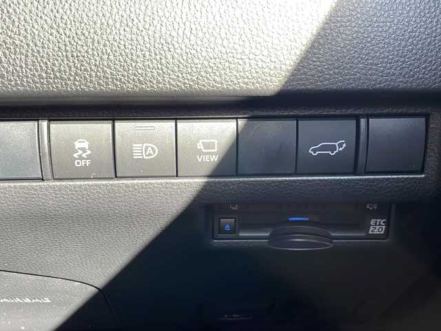 トヨタ ハリアー 静岡県 2020(令2)年 4.5万km ホワイトパールクリスタルシャイン 純正ナビ/ラジオ/USB/Bluetooth/AUX/Miracast/フルセグ/主要装備/・全方位カメラ　/・レーダークルーズコントロール　/・ＢＳＭ　/・サンルーフ　/・オートハイビーム　/・ヘッドアップディスプレイ　/・テレスコピック　/・ＥＴＣ２．０　/・デジタルインナーミラー　/・ＳＯＳコール　/・コーナーセンサー/・調光パノラマルーフ/・オートホールド/・JBLスピーカー/・プッシュスタート/・ヒーデッドドアミラー/・衝突軽減システム/・純正フロアマット/・純正LEDライト/・パワーバックドア