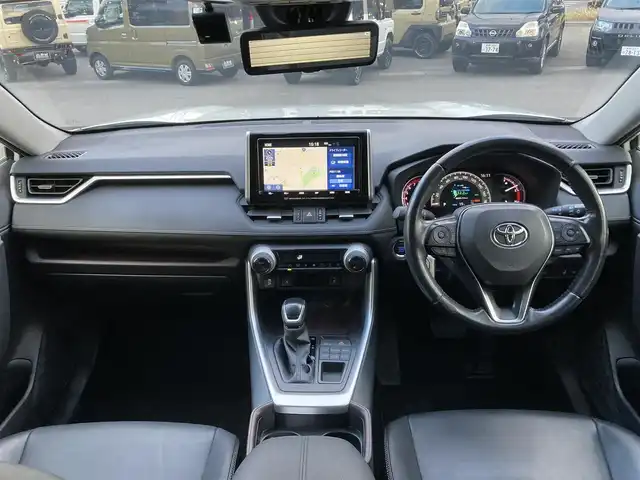 トヨタ ＲＡＶ４ G 長野県 2019(令1)年 8.1万km ホワイトパールクリスタルシャイン 4WD/純正SDナビ/(AM/FM/CD/DVD/SD/Bluetooth)/フルセグTV/バックカメラ/ETC/ステアリングスイッチ/クルーズコントロール/D席パワーシート/革シート/シートヒーター/・トヨタセーフティセンス/プリクラッシュセーフティ/ブラインドスポットモニター/レーンディパーチャーアラート/オートマチックハイビーム/デジタルインナーミラー/パワーバックドア/クリアランスソナー/パノラマムーンルーフ/モデリスタエアロ/純正AWサマータイヤ。