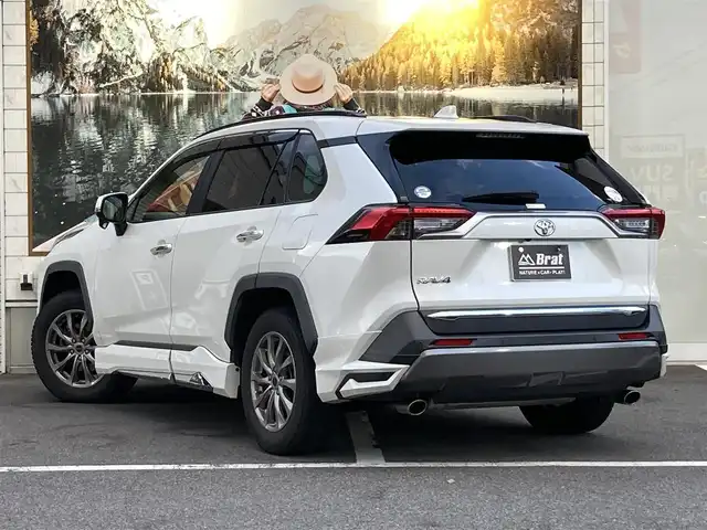 トヨタ ＲＡＶ４ G 長野県 2019(令1)年 8.1万km ホワイトパールクリスタルシャイン 4WD/純正SDナビ/(AM/FM/CD/DVD/SD/Bluetooth)/フルセグTV/バックカメラ/ETC/ステアリングスイッチ/クルーズコントロール/D席パワーシート/革シート/シートヒーター/・トヨタセーフティセンス/プリクラッシュセーフティ/ブラインドスポットモニター/レーンディパーチャーアラート/オートマチックハイビーム/デジタルインナーミラー/パワーバックドア/クリアランスソナー/パノラマムーンルーフ/モデリスタエアロ/純正AWサマータイヤ。