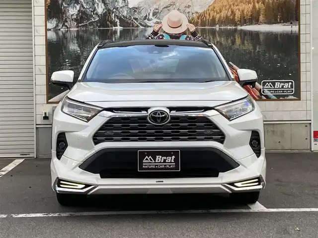 トヨタ ＲＡＶ４ G 長野県 2019(令1)年 8.1万km ホワイトパールクリスタルシャイン 4WD/純正SDナビ/(AM/FM/CD/DVD/SD/Bluetooth)/フルセグTV/バックカメラ/ETC/ステアリングスイッチ/クルーズコントロール/D席パワーシート/革シート/シートヒーター/・トヨタセーフティセンス/プリクラッシュセーフティ/ブラインドスポットモニター/レーンディパーチャーアラート/オートマチックハイビーム/デジタルインナーミラー/パワーバックドア/クリアランスソナー/パノラマムーンルーフ/モデリスタエアロ/純正AWサマータイヤ。