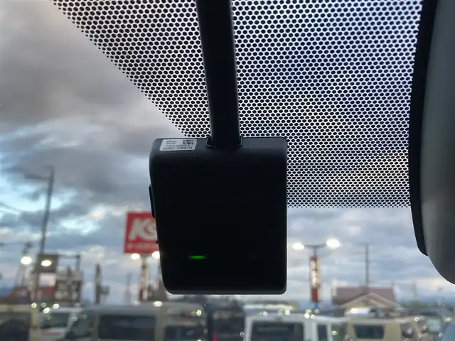 トヨタ ＲＡＶ４ G 長野県 2019(令1)年 8.1万km ホワイトパールクリスタルシャイン 4WD/純正SDナビ/(AM/FM/CD/DVD/SD/Bluetooth)/フルセグTV/バックカメラ/ETC/ステアリングスイッチ/クルーズコントロール/D席パワーシート/革シート/シートヒーター/・トヨタセーフティセンス/プリクラッシュセーフティ/ブラインドスポットモニター/レーンディパーチャーアラート/オートマチックハイビーム/デジタルインナーミラー/パワーバックドア/クリアランスソナー/パノラマムーンルーフ/モデリスタエアロ/純正AWサマータイヤ。