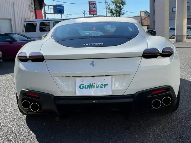 フェラーリ フェラーリ ローマ 神奈川県 2023(令5)年 0.3万km BIANCO AVUS 赤革シート/カーボンステアリング/純正20インチAW/イエローキャリパー/スクーデリアエンブレム/カーボンセンターパネル/カーボンパドルシフト/ワイヤレス充電/ヘッドレスト跳ね馬刺繍/純正メモリーナビ/バックカメラ/クルーズコントロール/LDW/BSM/LEDヘッドライト/コーナーセンサー/前席パワーシート/シートヒーター/USB/Bluetooth/AppleCarPlay/ETC2.0/スマートキー×2/R6/7年ディーラー整備記録/純正ボディカバー/充電器/保証書・取説あり