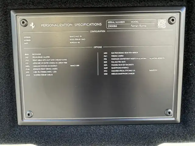 フェラーリ フェラーリ ローマ 神奈川県 2023(令5)年 0.3万km BIANCO AVUS 赤革シート/カーボンステアリング/純正20インチAW/イエローキャリパー/スクーデリアエンブレム/カーボンセンターパネル/カーボンパドルシフト/ワイヤレス充電/ヘッドレスト跳ね馬刺繍/純正メモリーナビ/バックカメラ/クルーズコントロール/LDW/BSM/LEDヘッドライト/コーナーセンサー/前席パワーシート/シートヒーター/USB/Bluetooth/AppleCarPlay/ETC2.0/スマートキー×2/R6/7年ディーラー整備記録/純正ボディカバー/充電器/保証書・取説あり