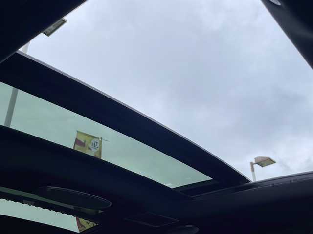 メルセデス・ベンツ Ｓ５６０Ｌ AMGライン 兵庫県 2017(平29)年 2.5万km ダイヤモンドホワイト 保証書・取説・有/純正メモリーナビ・フルセグ・BT・CD・DVD・FM・AM・Applecarplay・androidauto/ETC/前後ドライブレコーダー/バックカメラ/全周囲カメラ/追尾機能付きクルーズコントロール/車線逸脱防止支援システム/衝突被害軽減ブレーキ/クリアランスソナー/ロードサインアシスト/ショーファーパッケージ/ショーファーポジションスイッチ/イージーアジャストラグジュアリーヘッドレスト/フットレスト付エグゼクティブシート/後席シートヒーター/ステアリングヒーター/アームレストヒーター/リラクゼーション機能付きマルチコントロールシートバック/電動ブラインド/リアエンターテインメントシステム/ヘッドフォン/COMANDリモートコントロール/シートヒーター・シートクーラー/アイドリングストップ/レーンチェンジアシスト/サンルーフ/前席パワーシート/ワイヤレス充電/電動パーキングブレーキ/エアーサスペンション/パワートランクゲート/リアサンシェード/プッシュスタート/スマートキー×2/純正フロアマット