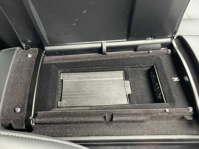 メルセデス・ベンツ Ｓ５６０Ｌ AMGライン 兵庫県 2017(平29)年 2.5万km ダイヤモンドホワイト 保証書・取説・有/純正メモリーナビ・フルセグ・BT・CD・DVD・FM・AM・Applecarplay・androidauto/ETC/前後ドライブレコーダー/バックカメラ/全周囲カメラ/追尾機能付きクルーズコントロール/車線逸脱防止支援システム/衝突被害軽減ブレーキ/クリアランスソナー/ロードサインアシスト/ショーファーパッケージ/ショーファーポジションスイッチ/イージーアジャストラグジュアリーヘッドレスト/フットレスト付エグゼクティブシート/後席シートヒーター/ステアリングヒーター/アームレストヒーター/リラクゼーション機能付きマルチコントロールシートバック/電動ブラインド/リアエンターテインメントシステム/ヘッドフォン/COMANDリモートコントロール/シートヒーター・シートクーラー/アイドリングストップ/レーンチェンジアシスト/サンルーフ/前席パワーシート/ワイヤレス充電/電動パーキングブレーキ/エアーサスペンション/パワートランクゲート/リアサンシェード/プッシュスタート/スマートキー×2/純正フロアマット