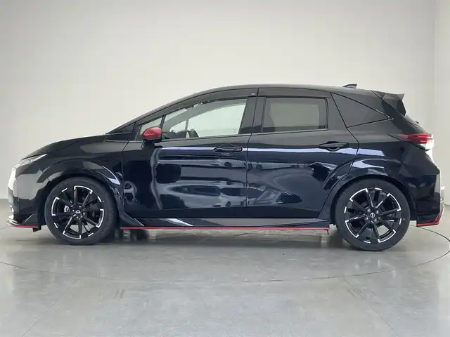 日産 オーラ ニスモ 愛知県 2022(令4)年 4.5万km スーパーブラック 純正９型ナビ　全方位カメラ　プロパイロット　禁煙車　デジタルインナーミラー　ＢＳＭ　ＨＤＭＩ　ワイヤレス充電　ＥＴＣ２．０　オーラ専用シート　シートヒーター　ハンドルヒーター　衝突軽減　追従クルコン