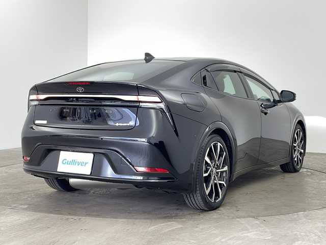 トヨタ プリウス Z 兵庫県 2024(令6)年 0.3万km アティチュードブラックマイカ ・12.3インチディスプレイオーディオplus/TV/USB/Bluetooth/・パノラミックビューモニター/・ビルトインETC2.0/・Toyota　Safety　Sense/・プリクラッシュセーフティ/・緊急操舵支援/・フロントクロストラフィックアラート/・レーンチェンジングアシスト/・レーントレーシングアシスト/・レーンディパーチャーアラート/・レーダークルーズコントロール/・アダプティブハイビームシステム/・ロードサインアシスト/・ドライバー異常対応システム/・プロアクティブドライビングアシスト/・先行車発進告知機能/・ブラインドスポットモニター/・前後ドライブレコーダー/・アドバンストパーク/・パーキングブレーキサポート/・デジタルインナーミラー/・AC100V1500W電源/・合成皮革シート/・運転席パワーシート/・前席シートヒーター/・前席シートベンチレーション/・プッシュスタート/・スマートキー