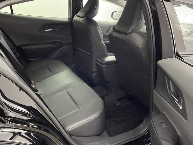 トヨタ プリウス Z 兵庫県 2024(令6)年 0.3万km アティチュードブラックマイカ ・12.3インチディスプレイオーディオplus/TV/USB/Bluetooth/・パノラミックビューモニター/・ビルトインETC2.0/・Toyota　Safety　Sense/・プリクラッシュセーフティ/・緊急操舵支援/・フロントクロストラフィックアラート/・レーンチェンジングアシスト/・レーントレーシングアシスト/・レーンディパーチャーアラート/・レーダークルーズコントロール/・アダプティブハイビームシステム/・ロードサインアシスト/・ドライバー異常対応システム/・プロアクティブドライビングアシスト/・先行車発進告知機能/・ブラインドスポットモニター/・前後ドライブレコーダー/・アドバンストパーク/・パーキングブレーキサポート/・デジタルインナーミラー/・AC100V1500W電源/・合成皮革シート/・運転席パワーシート/・前席シートヒーター/・前席シートベンチレーション/・プッシュスタート/・スマートキー