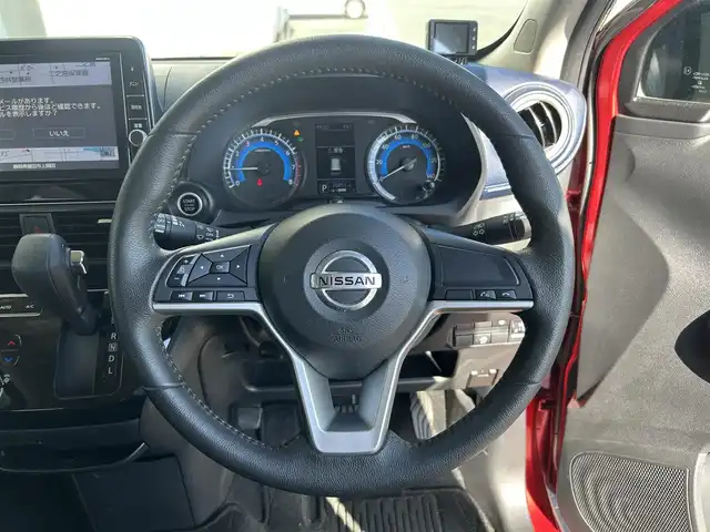 日産 デイズ ハイウェイスターX 静岡県 2020(令2)年 2.7万km スパークリングレッド/ブラック ～インテリジェントエマージェンシーブレーキ～/・車線逸脱警報/・踏み間違い衝突防止アシスト/・車線逸脱防止支援システム/純正9型SDナビ/（CD/DVD/FM/AM/フルセグ/BT)/ワンオーナー/アラウンドビューモニター/LEDヘッドライト/ハイビームアシスト/アドバンスドライブアシストディスプレイ/14.2インチTFTカラー/ブラックルーフ・同色（ブラック）ドアミラー/フォグランプ/155/65/R14インチ5本ツインスポークAW/ブラック革巻きステアリング/バニティミラー/インテリジェントキー/プッシュスタート/足踏式パーキングブレーキ/オートエアコン/ステアリングスイッチ/SRSエアバッグ(D席/N席/サイド/カーテン）/ABS/電動格納ミラー/ウィンカーミラー/純正フロアマット/スペアキー1本/保証書/取扱説明書