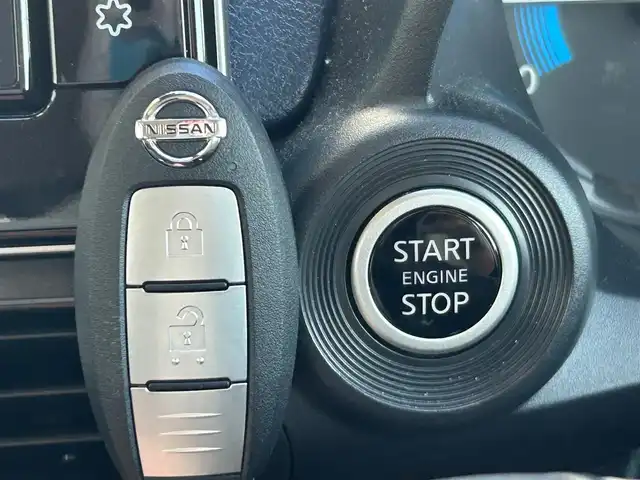 日産 デイズ ハイウェイスターX 静岡県 2020(令2)年 2.7万km スパークリングレッド/ブラック ～インテリジェントエマージェンシーブレーキ～/・車線逸脱警報/・踏み間違い衝突防止アシスト/・車線逸脱防止支援システム/純正9型SDナビ/（CD/DVD/FM/AM/フルセグ/BT)/ワンオーナー/アラウンドビューモニター/LEDヘッドライト/ハイビームアシスト/アドバンスドライブアシストディスプレイ/14.2インチTFTカラー/ブラックルーフ・同色（ブラック）ドアミラー/フォグランプ/155/65/R14インチ5本ツインスポークAW/ブラック革巻きステアリング/バニティミラー/インテリジェントキー/プッシュスタート/足踏式パーキングブレーキ/オートエアコン/ステアリングスイッチ/SRSエアバッグ(D席/N席/サイド/カーテン）/ABS/電動格納ミラー/ウィンカーミラー/純正フロアマット/スペアキー1本/保証書/取扱説明書