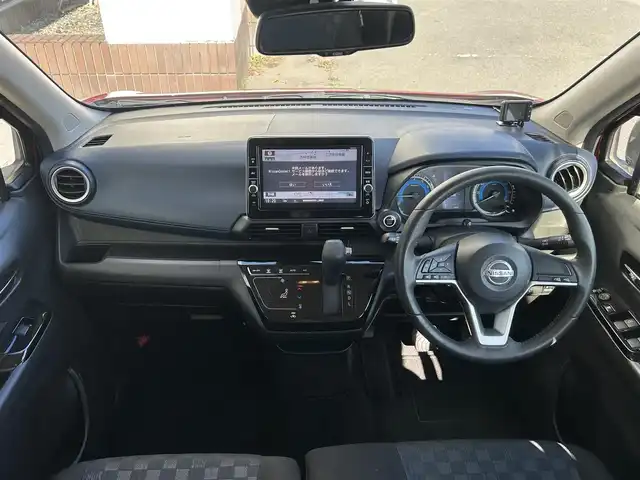 日産 デイズ ハイウェイスターX 静岡県 2020(令2)年 2.7万km スパークリングレッド/ブラック ～インテリジェントエマージェンシーブレーキ～/・車線逸脱警報/・踏み間違い衝突防止アシスト/・車線逸脱防止支援システム/純正9型SDナビ/（CD/DVD/FM/AM/フルセグ/BT)/ワンオーナー/アラウンドビューモニター/LEDヘッドライト/ハイビームアシスト/アドバンスドライブアシストディスプレイ/14.2インチTFTカラー/ブラックルーフ・同色（ブラック）ドアミラー/フォグランプ/155/65/R14インチ5本ツインスポークAW/ブラック革巻きステアリング/バニティミラー/インテリジェントキー/プッシュスタート/足踏式パーキングブレーキ/オートエアコン/ステアリングスイッチ/SRSエアバッグ(D席/N席/サイド/カーテン）/ABS/電動格納ミラー/ウィンカーミラー/純正フロアマット/スペアキー1本/保証書/取扱説明書