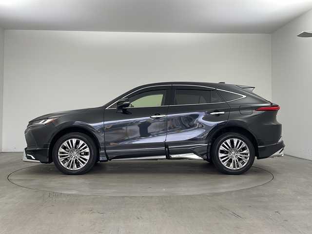 トヨタ ハリアー ハイブリッド Z レザーパッケージ 兵庫県 2020(令2)年 6.1万km プレシャスブラックパール ・ワンオーナー車/・純正ナビ（TV/USB/AUX/BT/MiraCast)/・パノラミックビューモニター/・ＪＢＬブレミアムサウンド/・ビルトインＥＴＣ2.0/・モデリスタエアロ/・トヨタセーフティセンス/・プリクラッシュセーフティ/・レーントレーシングアラート（LTA)/・リヤクロストラフィックアラート（RCTA)/・パーキングサポートブレーキ(PKSB)/・ロードサインアシスト(RSA)/・レーダークルーズコントロール/・ブラインドスポットモニター/・ヘッドアップディスプレイ/・クリアランスソナー/・オートマチックハイビーム/・先行車発進告知/・パワーバックドア/・レザーシート/・前席パワーシート/・前席シートヒーター/・前席エアシート/・ステアリングヒーター/・ドアミラーヒーター/・nanoeX/・デジタルインナーミラー/・LEDライト/・LEDフォグランプ/・スマートキー