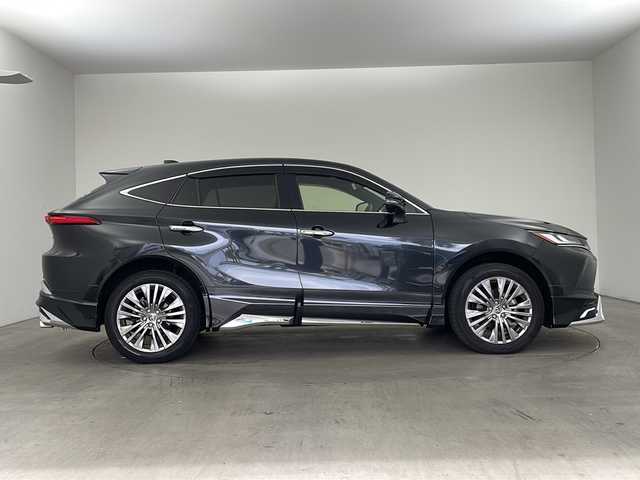 トヨタ ハリアー ハイブリッド Z レザーパッケージ 兵庫県 2020(令2)年 6.1万km プレシャスブラックパール ・ワンオーナー車/・純正ナビ（TV/USB/AUX/BT/MiraCast)/・パノラミックビューモニター/・ＪＢＬブレミアムサウンド/・ビルトインＥＴＣ2.0/・モデリスタエアロ/・トヨタセーフティセンス/・プリクラッシュセーフティ/・レーントレーシングアラート（LTA)/・リヤクロストラフィックアラート（RCTA)/・パーキングサポートブレーキ(PKSB)/・ロードサインアシスト(RSA)/・レーダークルーズコントロール/・ブラインドスポットモニター/・ヘッドアップディスプレイ/・クリアランスソナー/・オートマチックハイビーム/・先行車発進告知/・パワーバックドア/・レザーシート/・前席パワーシート/・前席シートヒーター/・前席エアシート/・ステアリングヒーター/・ドアミラーヒーター/・nanoeX/・デジタルインナーミラー/・LEDライト/・LEDフォグランプ/・スマートキー