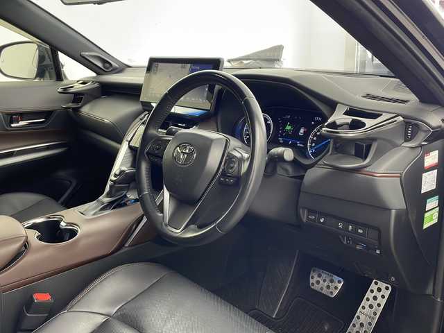トヨタ ハリアー ハイブリッド Z レザーパッケージ 兵庫県 2020(令2)年 6.1万km プレシャスブラックパール ・ワンオーナー車/・純正ナビ（TV/USB/AUX/BT/MiraCast)/・パノラミックビューモニター/・ＪＢＬブレミアムサウンド/・ビルトインＥＴＣ2.0/・モデリスタエアロ/・トヨタセーフティセンス/・プリクラッシュセーフティ/・レーントレーシングアラート（LTA)/・リヤクロストラフィックアラート（RCTA)/・パーキングサポートブレーキ(PKSB)/・ロードサインアシスト(RSA)/・レーダークルーズコントロール/・ブラインドスポットモニター/・ヘッドアップディスプレイ/・クリアランスソナー/・オートマチックハイビーム/・先行車発進告知/・パワーバックドア/・レザーシート/・前席パワーシート/・前席シートヒーター/・前席エアシート/・ステアリングヒーター/・ドアミラーヒーター/・nanoeX/・デジタルインナーミラー/・LEDライト/・LEDフォグランプ/・スマートキー