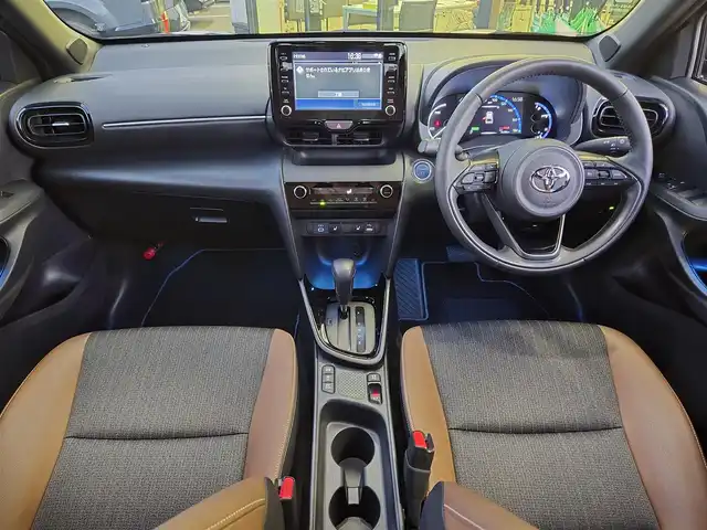 トヨタ ヤリスクロス ハイブリッド Z アドベンチャー 東京都 2023(令5)年 1.7万km ブラックマイカ 純正ディスプレイオーディオ/バックカメラ/ビルトインETC/パワーシート/シートヒーター/ハーフレザーシート/ステアリングヒーター/LEDヘッドライト/スマートキー/Toyota Safety Sense/・プリクラッシュセーフティ/・レーントレーシングアシスト/・レーダークルーズコントロール/・オートマチックハイビーム/・ブラインドスポットモニター/・クリアランスソナー