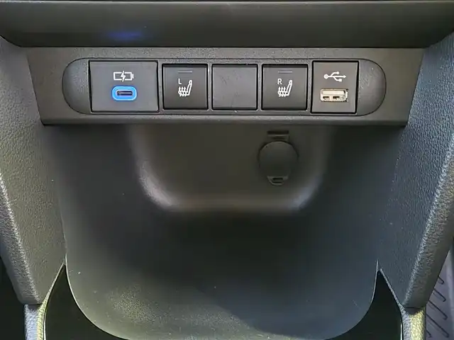 トヨタ ヤリスクロス ハイブリッド Z アドベンチャー 東京都 2023(令5)年 1.7万km ブラックマイカ 純正ディスプレイオーディオ/バックカメラ/ビルトインETC/パワーシート/シートヒーター/ハーフレザーシート/ステアリングヒーター/LEDヘッドライト/スマートキー/Toyota Safety Sense/・プリクラッシュセーフティ/・レーントレーシングアシスト/・レーダークルーズコントロール/・オートマチックハイビーム/・ブラインドスポットモニター/・クリアランスソナー