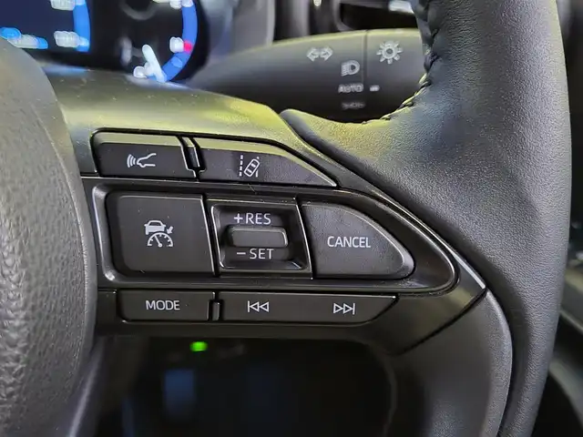 トヨタ ヤリスクロス ハイブリッド Z アドベンチャー 東京都 2023(令5)年 1.7万km ブラックマイカ 純正ディスプレイオーディオ/バックカメラ/ビルトインETC/パワーシート/シートヒーター/ハーフレザーシート/ステアリングヒーター/LEDヘッドライト/スマートキー/Toyota Safety Sense/・プリクラッシュセーフティ/・レーントレーシングアシスト/・レーダークルーズコントロール/・オートマチックハイビーム/・ブラインドスポットモニター/・クリアランスソナー