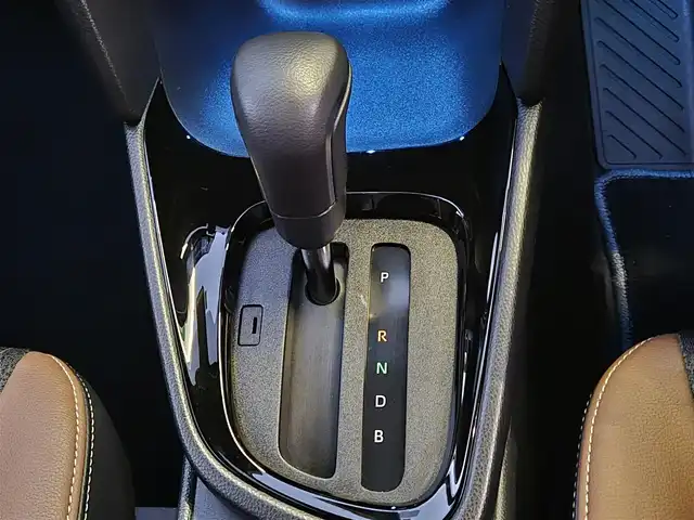 トヨタ ヤリスクロス ハイブリッド Z アドベンチャー 東京都 2023(令5)年 1.7万km ブラックマイカ 純正ディスプレイオーディオ/バックカメラ/ビルトインETC/パワーシート/シートヒーター/ハーフレザーシート/ステアリングヒーター/LEDヘッドライト/スマートキー/Toyota Safety Sense/・プリクラッシュセーフティ/・レーントレーシングアシスト/・レーダークルーズコントロール/・オートマチックハイビーム/・ブラインドスポットモニター/・クリアランスソナー