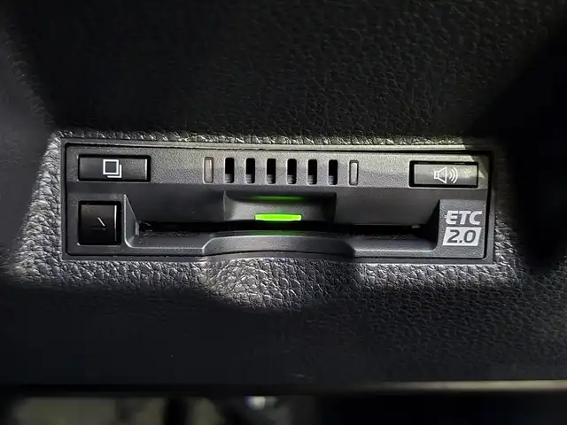 トヨタ ヤリスクロス ハイブリッド Z アドベンチャー 東京都 2023(令5)年 1.7万km ブラックマイカ 純正ディスプレイオーディオ/バックカメラ/ビルトインETC/パワーシート/シートヒーター/ハーフレザーシート/ステアリングヒーター/LEDヘッドライト/スマートキー/Toyota Safety Sense/・プリクラッシュセーフティ/・レーントレーシングアシスト/・レーダークルーズコントロール/・オートマチックハイビーム/・ブラインドスポットモニター/・クリアランスソナー