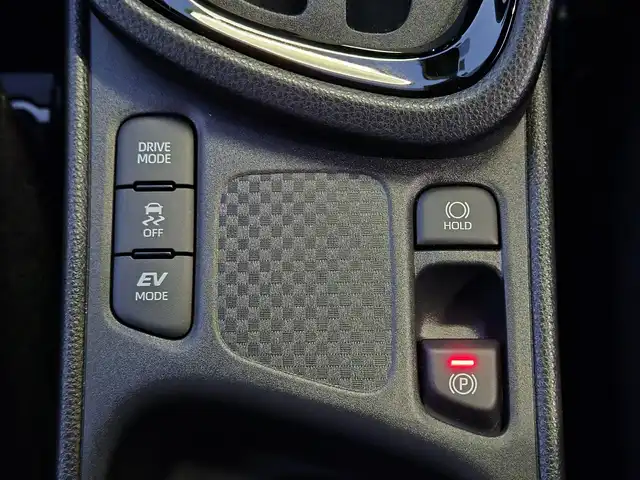 トヨタ ヤリスクロス ハイブリッド Z アドベンチャー 東京都 2023(令5)年 1.7万km ブラックマイカ 純正ディスプレイオーディオ/バックカメラ/ビルトインETC/パワーシート/シートヒーター/ハーフレザーシート/ステアリングヒーター/LEDヘッドライト/スマートキー/Toyota Safety Sense/・プリクラッシュセーフティ/・レーントレーシングアシスト/・レーダークルーズコントロール/・オートマチックハイビーム/・ブラインドスポットモニター/・クリアランスソナー