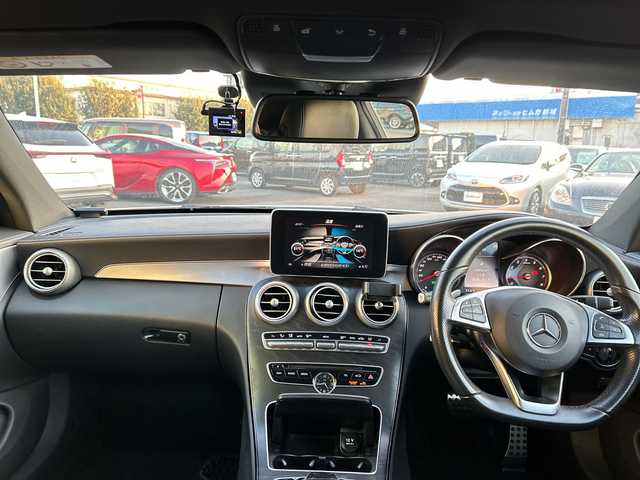 メルセデス・ベンツ Ｃ１８０ クーペ スポーツ+ 宮崎県 2016(平28)年 6.7万km ポーラホワイト AMGスタイリングパッケージ/パノラミックスライティングルーフ/純正ナビ/Bluetooth/フルTV/バックモニター/ETC/本革黒シート/シートメモリー/19インチAW/スマートキー/シートヒーター/電子パーキング/クリアランスソナー