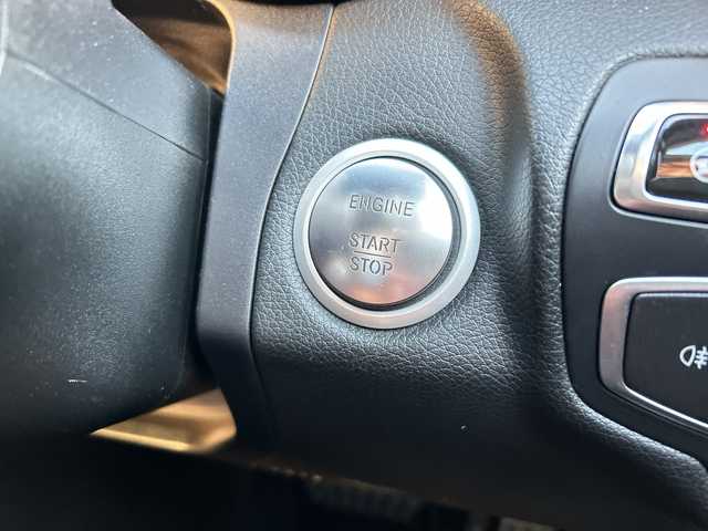 メルセデス・ベンツ Ｃ１８０ クーペ スポーツ+ 宮崎県 2016(平28)年 6.7万km ポーラホワイト AMGスタイリングパッケージ/パノラミックスライティングルーフ/純正ナビ/Bluetooth/フルTV/バックモニター/ETC/本革黒シート/シートメモリー/19インチAW/スマートキー/シートヒーター/電子パーキング/クリアランスソナー