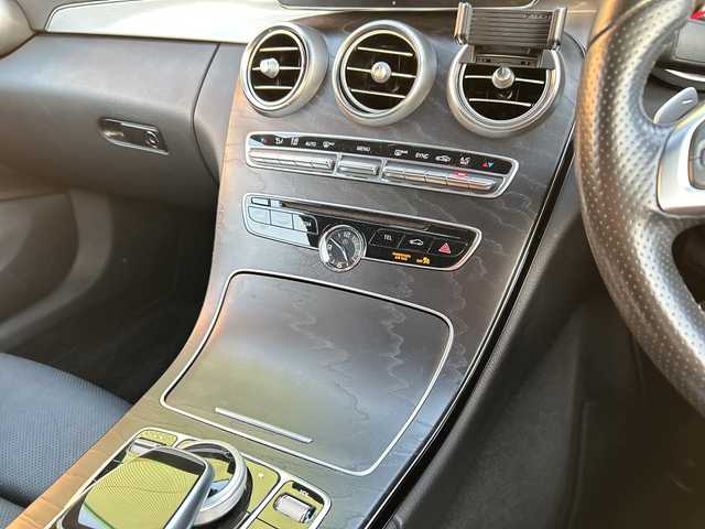 メルセデス・ベンツ Ｃ１８０ クーペ スポーツ+ 宮崎県 2016(平28)年 6.7万km ポーラホワイト AMGスタイリングパッケージ/パノラミックスライティングルーフ/純正ナビ/Bluetooth/フルTV/バックモニター/ETC/本革黒シート/シートメモリー/19インチAW/スマートキー/シートヒーター/電子パーキング/クリアランスソナー