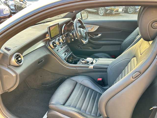 メルセデス・ベンツ Ｃ１８０ クーペ スポーツ+ 宮崎県 2016(平28)年 6.7万km ポーラホワイト AMGスタイリングパッケージ/パノラミックスライティングルーフ/純正ナビ/Bluetooth/フルTV/バックモニター/ETC/本革黒シート/シートメモリー/19インチAW/スマートキー/シートヒーター/電子パーキング/クリアランスソナー