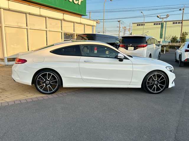 メルセデス・ベンツ Ｃ１８０ クーペ スポーツ+ 宮崎県 2016(平28)年 6.7万km ポーラホワイト AMGスタイリングパッケージ/パノラミックスライティングルーフ/純正ナビ/Bluetooth/フルTV/バックモニター/ETC/本革黒シート/シートメモリー/19インチAW/スマートキー/シートヒーター/電子パーキング/クリアランスソナー