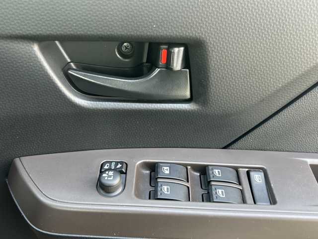 トヨタ ルーミー G 宮崎県 2021(令3)年 3.9万km パールホワイトⅢ 社外ナビ　Ｂｌｕｅｔｏｏｔｈ　バックカメラ　ワンセグＴＶ　両側パワースライドドア　ＥＴＣ　ＣＤチェンジャー　ＬＥＤライト　オートライト　アイドリングストップ　純正フロアマット　パワーステアリング パワーウィンドウ