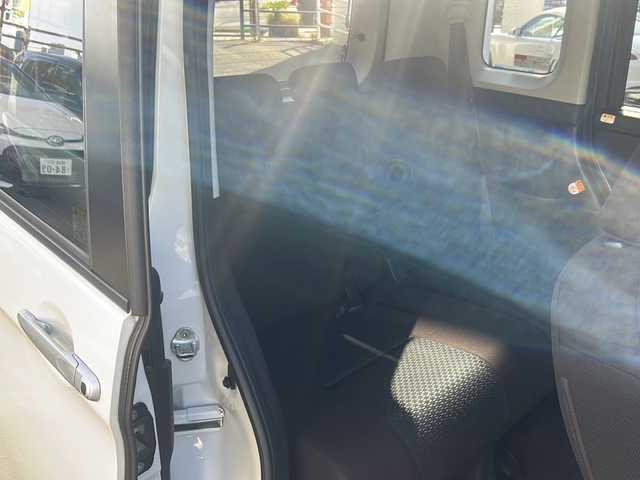 トヨタ ルーミー G 宮崎県 2021(令3)年 3.9万km パールホワイトⅢ 社外ナビ　Ｂｌｕｅｔｏｏｔｈ　バックカメラ　ワンセグＴＶ　両側パワースライドドア　ＥＴＣ　ＣＤチェンジャー　ＬＥＤライト　オートライト　アイドリングストップ　純正フロアマット　パワーステアリング パワーウィンドウ