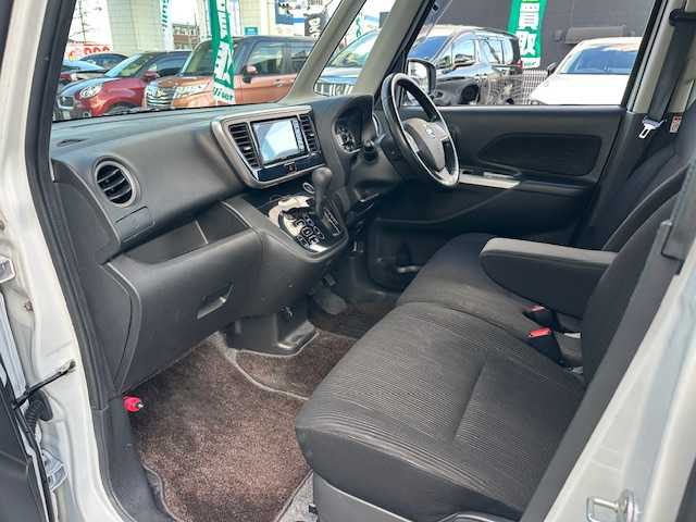 日産 デイズ ルークス ハイウェイスターターボ 茨城県 2014(平26)年 5.9万km ホワイトパール 社外SDナビ/ 【フルセグ/Bluetooth/CD/DVD/AM/FM】/バックカメラ/アラウンドビューモニター/ETC/両側パワースライドドア/純正HIDヘッドライト/フォグライト/純正15インチアルミホイール/取扱説明書/新車時保証書/スペアキー×１