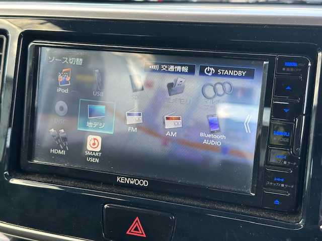 日産 デイズ ルークス ハイウェイスターターボ 茨城県 2014(平26)年 5.9万km ホワイトパール 社外SDナビ/ 【フルセグ/Bluetooth/CD/DVD/AM/FM】/バックカメラ/アラウンドビューモニター/ETC/両側パワースライドドア/純正HIDヘッドライト/フォグライト/純正15インチアルミホイール/取扱説明書/新車時保証書/スペアキー×１