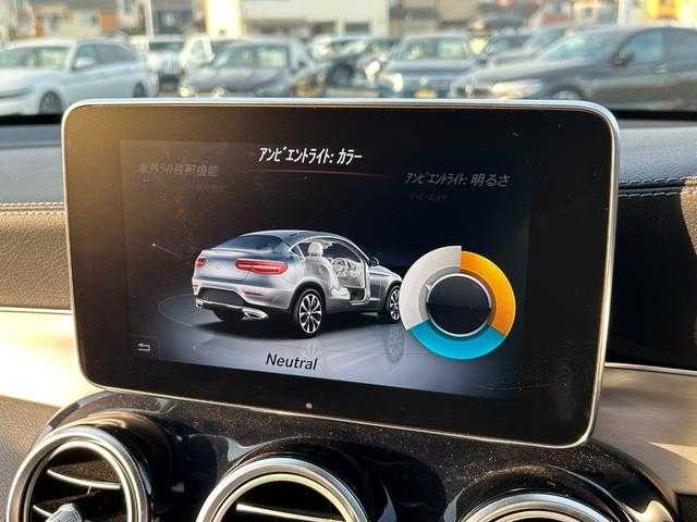 メルセデス・ベンツ ＧＬＣ２２０ d 4マチック クーペ スポーツ 埼玉県 2017(平29)年 6.4万km ポーラホワイト 黒ハーフレザーシート　/純正ナビ　/ＡＣＣ　/ＨＵＤ　/ＢＳＭ　/フルセグテレビ　/Ｂｌｕｅｔｏｏｔｈ接続　/シートヒーター　/パワーシート　/電動リアゲート　/全周囲カメラ　/ドラレコ　/ＥＴＣ　/ＬＥＤヘッドライト