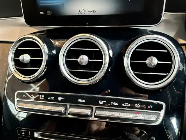 メルセデス・ベンツ ＧＬＣ２２０ d 4マチック クーペ スポーツ 宮城県 2017(平29)年 6.4万km ポーラホワイト 黒ハーフレザーシート　/純正ナビ　/ＡＣＣ　/ＨＵＤ　/ＢＳＭ　/フルセグテレビ　/Ｂｌｕｅｔｏｏｔｈ接続　/シートヒーター　/パワーシート　/電動リアゲート　/全周囲カメラ　/ドラレコ　/ＥＴＣ　/ＬＥＤヘッドライト