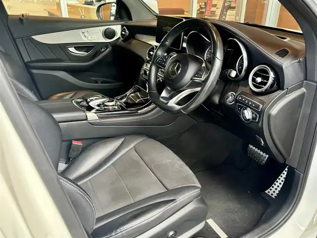 メルセデス・ベンツ ＧＬＣ２２０ d 4マチック クーペ スポーツ 宮城県 2017(平29)年 6.4万km ポーラホワイト 黒ハーフレザーシート　/純正ナビ　/ＡＣＣ　/ＨＵＤ　/ＢＳＭ　/フルセグテレビ　/Ｂｌｕｅｔｏｏｔｈ接続　/シートヒーター　/パワーシート　/電動リアゲート　/全周囲カメラ　/ドラレコ　/ＥＴＣ　/ＬＥＤヘッドライト