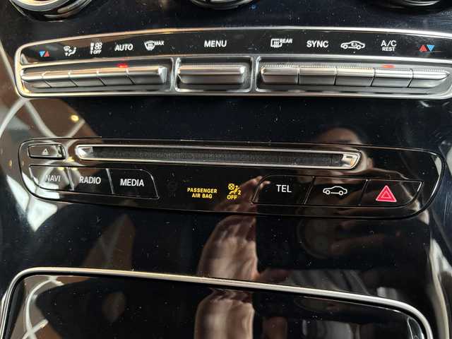メルセデス・ベンツ ＧＬＣ２２０ d 4マチック クーペ スポーツ 宮城県 2017(平29)年 6.4万km ポーラホワイト レーダーセーフティパッケージ/COMANDシステムHDDナビ　/フルセグTV/360°カメラシステム　/ヘッドアップディスプレイ/ハーフレザーシート/メモリ機能付きパワーシート/シートヒーター/キーレスゴー/パワーバックドア/LEDヘッドライト/19インチAW/ETC車載器