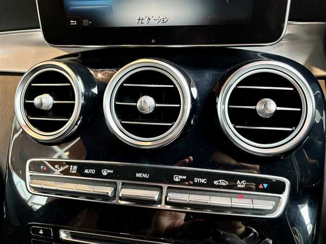 メルセデス・ベンツ ＧＬＣ２２０ d 4マチック クーペ スポーツ 宮城県 2017(平29)年 6.4万km ポーラホワイト レーダーセーフティパッケージ/COMANDシステムHDDナビ　/フルセグTV/360°カメラシステム　/ヘッドアップディスプレイ/ハーフレザーシート/メモリ機能付きパワーシート/シートヒーター/キーレスゴー/パワーバックドア/LEDヘッドライト/19インチAW/ETC車載器