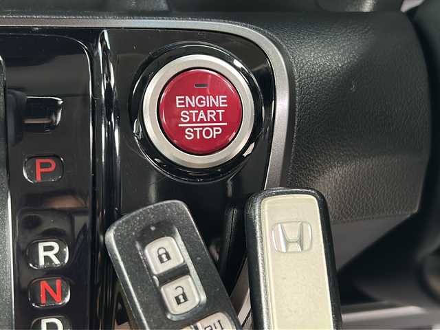 ホンダ Ｎ ＢＯＸ 2トーン カスタム G ターボAパッケージ 埼玉県 2014(平26)年 6.2万km プレミアムホワイトパール (株)IDOMが運営する【じしゃロン熊谷店】の自社ローン専用車両になりますこちらは現金またはオートローンご利用時の価格です。自社ローンご希望の方は別途その旨お申付け下さい/社外ナビ　AVIC-ZH77/（フルセグTV/Bluetooth/CD/DVD/AM/FM/）　/クルーズコントロール/ETC　　/パドルシフト　/バックカメラ/両側パワースライドドア　/純正ＡＷ　/電動格納ミラー/ステアリングスイッチ/純正フロアマット/ドアバイザー/フォグランプ