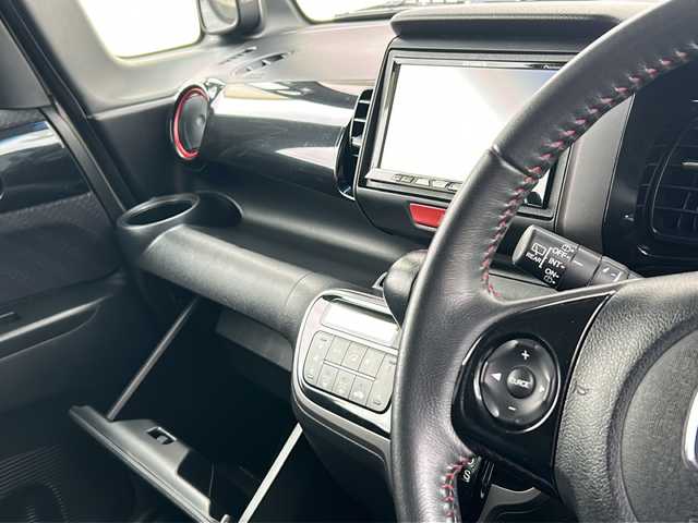 ホンダ Ｎ ＢＯＸ 2トーン カスタム G ターボAパッケージ 埼玉県 2014(平26)年 6.2万km プレミアムホワイトパール (株)IDOMが運営する【じしゃロン熊谷店】の自社ローン専用車両になりますこちらは現金またはオートローンご利用時の価格です。自社ローンご希望の方は別途その旨お申付け下さい/社外ナビ　AVIC-ZH77/（フルセグTV/Bluetooth/CD/DVD/AM/FM/）　/クルーズコントロール/ETC　　/パドルシフト　/バックカメラ/両側パワースライドドア　/純正ＡＷ　/電動格納ミラー/ステアリングスイッチ/純正フロアマット/ドアバイザー/フォグランプ