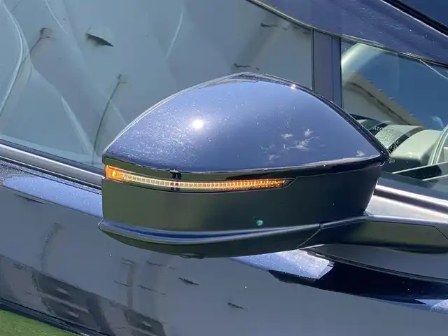 トヨタ プリウス Z 香川県 2023(令5)年 1.4万km アティチュードブラックマイカ 登録時走行距離 13997km/メーカーオプションナビ/→AM/FM/フルセグTV/Bluetooth/パノラマビューモニター/アダプティブクルーズコントロール/ビルトインETC2.0/ブラインドスポットモニター/ステアリングヒーター/前後ドライブレコーダー/黒レザーシート/メモリー付きパワーシート/シートヒーター/シートベンチレーション/パワーバックドア/LEDオートライト/オートハイビーム/プッシュスタート/スペアキー/クリアランスソナー/トヨタセーフティセンス