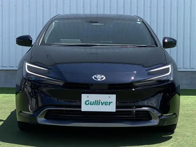 トヨタ プリウス Z 香川県 2023(令5)年 1.4万km アティチュードブラックマイカ 登録時走行距離 13997km/メーカーオプションナビ/→AM/FM/フルセグTV/Bluetooth/パノラマビューモニター/アダプティブクルーズコントロール/ビルトインETC2.0/ブラインドスポットモニター/ステアリングヒーター/前後ドライブレコーダー/黒レザーシート/メモリー付きパワーシート/シートヒーター/シートベンチレーション/パワーバックドア/LEDオートライト/オートハイビーム/プッシュスタート/スペアキー/クリアランスソナー/トヨタセーフティセンス
