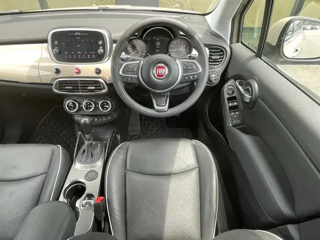 フィアット ５００Ｘ クロス 石川県 2019(令1)年 2.8万km ベージュ ワンオーナー/純正ディスプレイオーディオ/（BT/FM/AM）/黒レザーシート/パワーシート/シートヒーター/パドルシフト/バックカメラ/前後ドライブレコーダー/前後フォグライト/ルーフキャリー/前後コーナーセンサー/純正LEDオートヘッドライト/スペアキー1本/ETC/記録簿