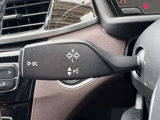 ＢＭＷ Ｘ１ xDrive 18d xライン 愛媛県 2018(平30)年 3.9万km 黒 登録時走行距離:38164km/ＥＴＣ/インテリジェントセーフティ /追従クルコン/横滑り防止装置/盗難防止装置/衝突軽減システム/ダウンヒルアシストコントロール/LEDヘッドライト /パワーシート /シートメモリ/シートヒーター　/パワーバックドア /パークディスタンスコントロール /純正ナビ TV /バックカメラ /Bluetooth