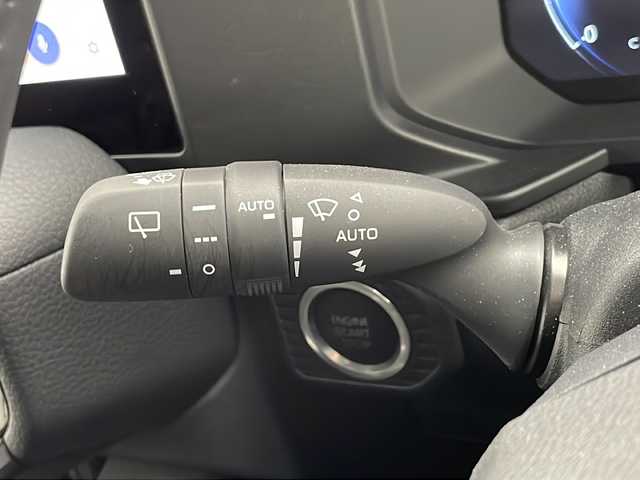 トヨタ ランドクルーザー ２５０ VX 千葉県 2024(令6)年 0.5万km プラチナホワイトパールマイカ 衝突被害軽減システム/レーンキープアシスト/ブラインドスポットモニター/レーダークルーズコントロール/コーナーセンサー（前後）/サンルーフ/純正メモリナビ/　（Bluetooth/USB/フルセグTV）/Miracast/HDMI/ワイヤレス充電/車外カメラ/　（バック/全方位）/純正ETC2.0/デジタルインナーミラー/パワーシート（D席）/エアシート（D/N席）/シートヒーター（D/N席）/純正フロアマット/MTモード付AT/オートハイビーム/LEDヘッドライト/純正18インチアルミホイール