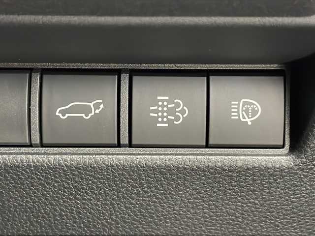 トヨタ ランドクルーザー ２５０ VX 千葉県 2024(令6)年 0.5万km プラチナホワイトパールマイカ 衝突被害軽減システム/レーンキープアシスト/ブラインドスポットモニター/レーダークルーズコントロール/コーナーセンサー（前後）/サンルーフ/純正メモリナビ/　（Bluetooth/USB/フルセグTV）/Miracast/HDMI/ワイヤレス充電/車外カメラ/　（バック/全方位）/純正ETC2.0/デジタルインナーミラー/パワーシート（D席）/エアシート（D/N席）/シートヒーター（D/N席）/純正フロアマット/MTモード付AT/オートハイビーム/LEDヘッドライト/純正18インチアルミホイール